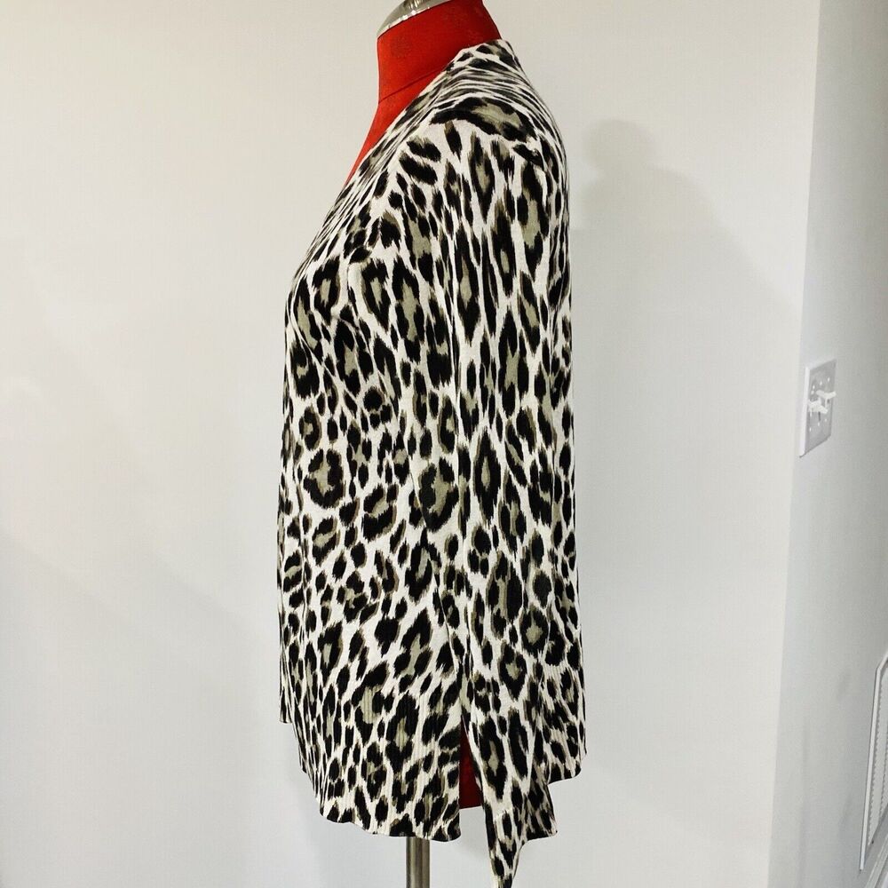CHICO'S 1 / M / 8 Cheetah Animal Print Cardigan Sweater Single button classic - Picture 7 of 9